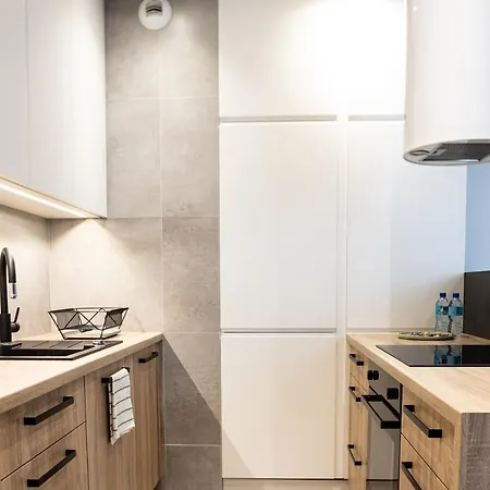 Arkadia Prime By Bookinghost * Varšava